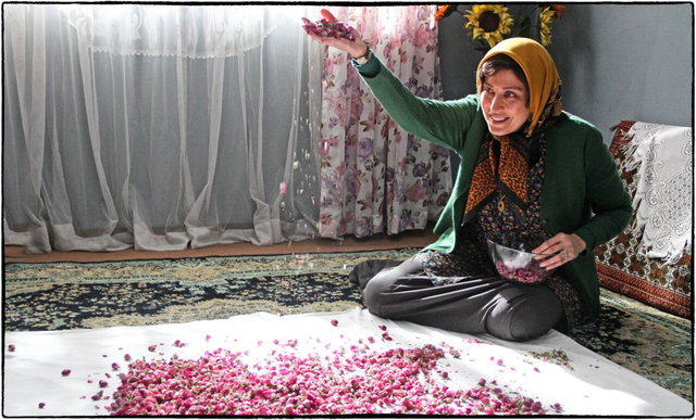 رونمایی از آنونس فیلمی با بازی مهتاب کرامتی  رونمایی از آنونس فیلمی با بازی مهتاب کرامتی