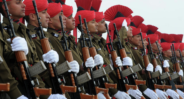 هند واردات بیش از ۱۰۰ مورد تجهیزات نظامی را ممنوع کرد