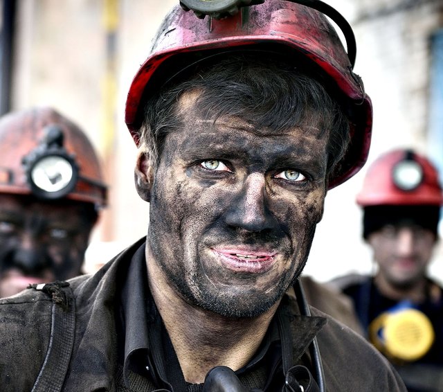 حداقل مزد کارگران به ۲۰۰۰۰۰۰ تومان میرسد؟ دستمزد