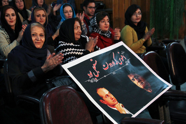 مراسم بزرگداشت ایرج بسطامی در سیزدهمین سالگرد زلزله بم یاد او و زلزله بم شجریان را روی صحنه برد