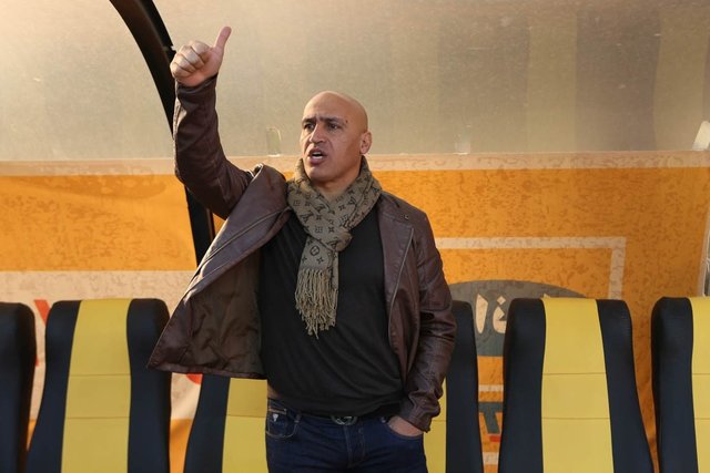 منصوریان: حسینی به دلیل برتری فنی جای رحمتی بازی کرد منصوریان: حسینی به دلیل برتری فنی جای رحمتی بازی کرد