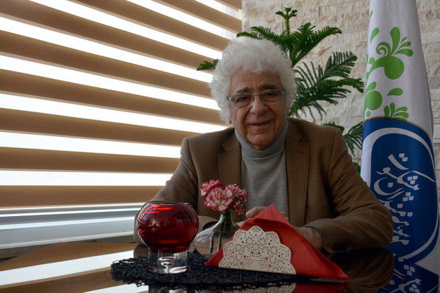لذت از زندگی را باید در شاد کردن دیگران جست