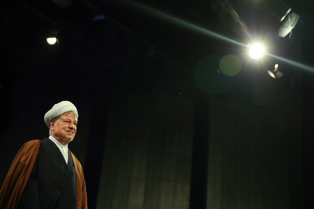 انتقاد از تحریف روش زندگی "آیت الله " در صدا و سیما