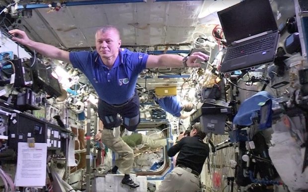 چالش مانکن به فضا هم رسید+فیلم چالش مانکن به فضا هم رسید+فیلم