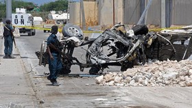 دستکم ۵۰ کشته و زخمی در انفجار موگادیشو