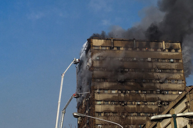بیش از 40مصدوم در حریق "پلاسکو"/آمادهباش بیمارستانها بیش از 40مصدوم در حریق "پلاسکو"/آمادهباش بیمارستانها