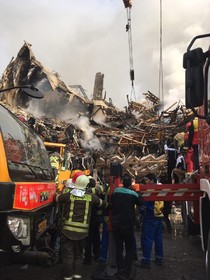 برگزاری جلسه ستاد بحران تا دقایقی دیگر در محل حادثه پلاسکو