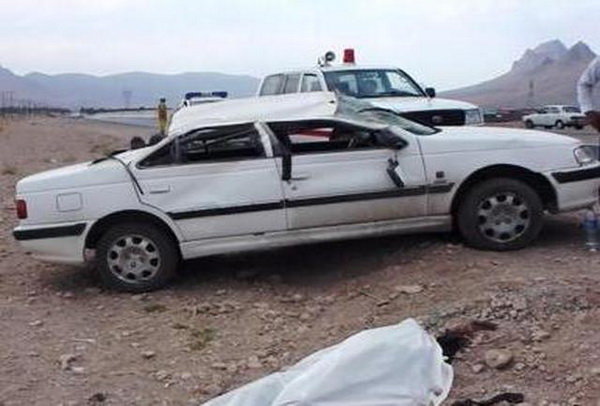 یک کشته و سه مجروح در واژگونی سواری پارس در یزد