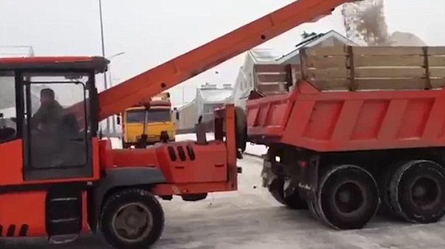 عکس تزیینی است رفع کمبود ماشینآلات تخصصی برفروبی شهرداری تهران تا ۵ سال آینده