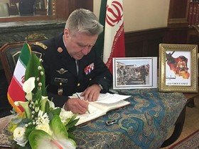 فرمانده آتش‌نشانان پاریس به قهرمانان پلاسکو ادای احترام کرد