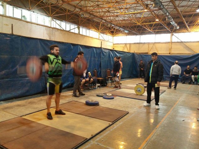 برگزاری کلاس علم تمرین با حضور مدرس صربستانی در حاشیه جام فجر وزنه‌برداری