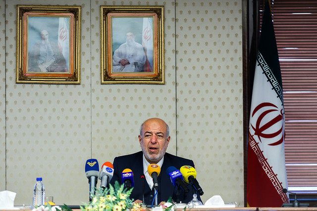 60 درصد برق کشور در نیروگاههای خصوصی تولید میشود 60 درصد برق کشور در نیروگاههای خصوصی تولید میشود