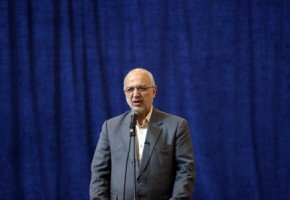 بنیاد شهید طرح مناسب‌سازی و تجهیز منازل جانبازان و والدین شهدا را پیگری می‌کند