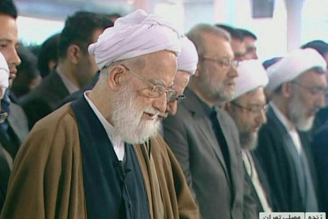 ویدئو / اقامه نماز بر پیکر شهدای آتش‌نشان