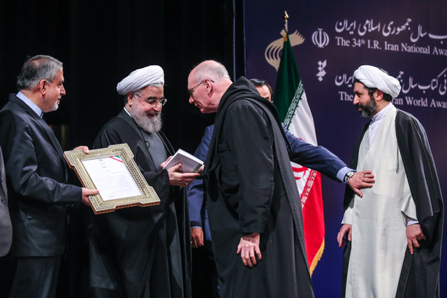 معرفی برگزیدگان جایزه جهانی کتاب سال 