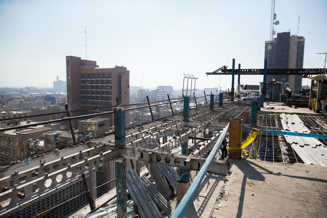 حکم پلمب پاساژ «دراکولا» صادر شد بازدید چمران، رییس شورای شهر از طبق هفتم پاساژ علاءالدین