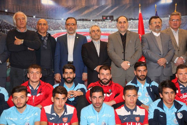 همراهاول میزبان سرخابیها همراهاول میزبان سرخابیها