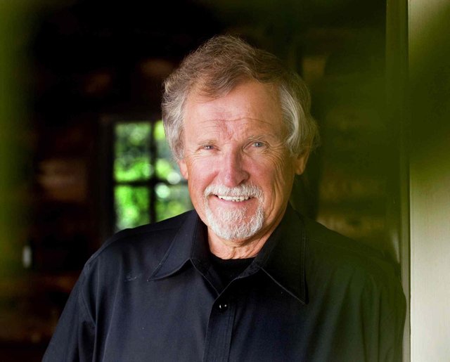 نویسنده مطرح کانادایی درگذشت