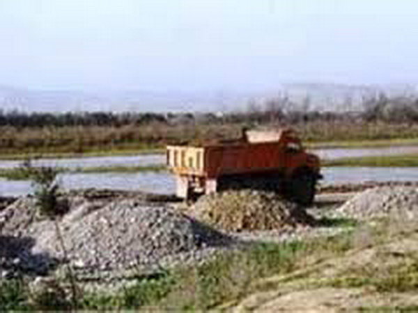 عکس تزیینی است اولتیماتوم جدی به معدنداران شن و ماسه در چالوس