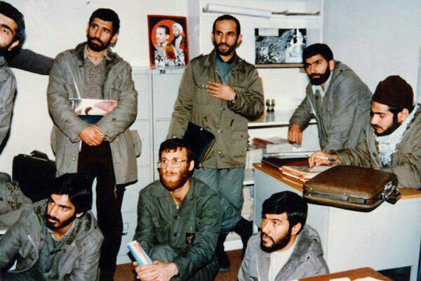 انتشار عکس کمتر دیده شده از شمخانی در کنار شهید بروجردی