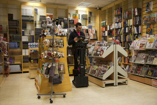 ویدئو / معلولان به کمک این دستگاه می توانند بایستند ویدئو / معلولان به کمک این دستگاه می توانند بایستند