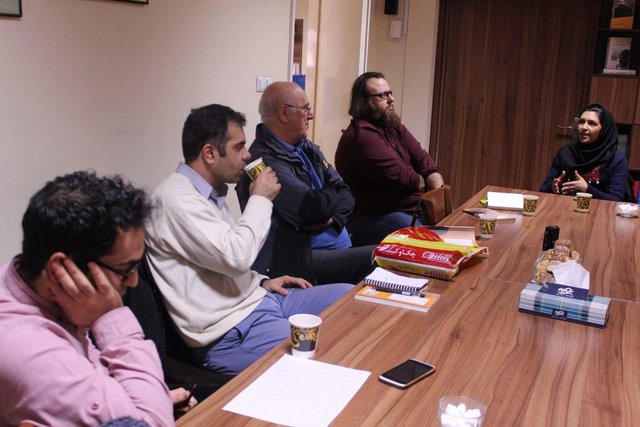 «آن‌ها با شاعری که خیلی دوستش داشتند...» نقد شد