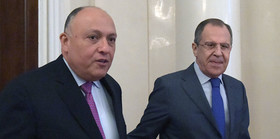 دیدار لاوروف با وزیر خارجه مصر/ سفر هیات روسی به قاهره برای احیای پروازها میان دوکشور