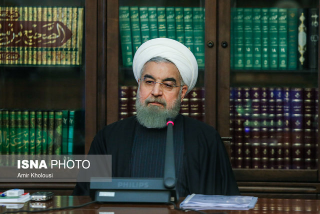 باید با دنیا حرف بزنیم/ وظیفه دولت سر دادن شعار نیست باید با دنیا حرف بزنیم/ وظیفه دولت سر دادن شعار نیست