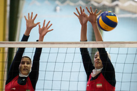 دختران والیبالیست  مسابقات آسیایی را با برد شروع کردند