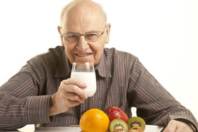 ضرورت توجه به تغذیه سالم و کافی در سنین پیری