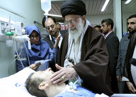 فیلم عیادت مقام معظم رهبری از احمد عزیزی