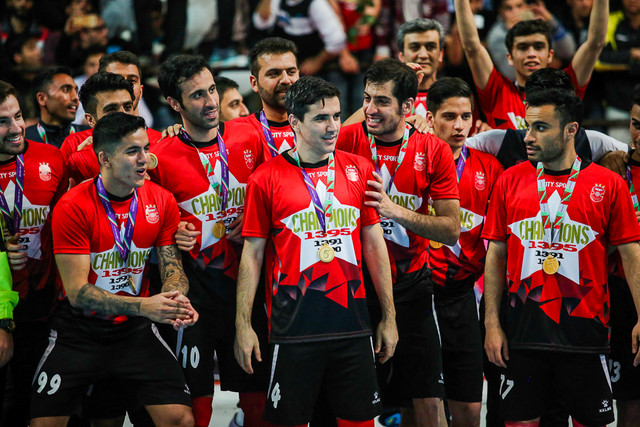 دلیل انحلال تیمهای فوتسال چیست؟/ جنتی: بودجه نمیخواهیم هزینهها را کم کنید دلیل انحلال تیمهای فوتسال چیست؟/ جنتی: بودجه نمیخواهیم هزینهها را کم کنید