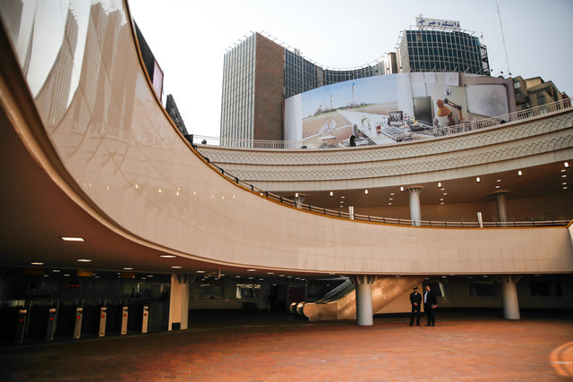 عکس خبر تزیینی است دیوارنگاره میدان ولیعصر در آستانه انتخاب رییس جمهور تغییر کرد