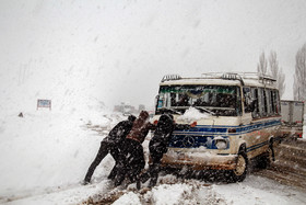 محور فیروزکوه به دلیل برف و کولاک بسته شد/ هراز باز شد