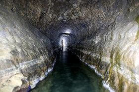 قنات «قصبه» عظیمترین قنات گناباد و شاید یکی از عجایب تمدن تاریخ بشر باشد. چاههای قنات قصبه به دو صورت چاههای کمعمق و عمودی و چاههای عمیق و پلهای است.