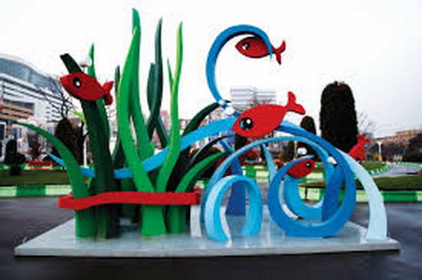 عکس تزئینی است نصب المانهای نوروزی همدان از ۲۵ اسفندماه