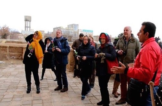 با امضای بنر کمپین «نه به تصادف» صورت گرفت؛

همراهی استاندار زنجان با جوانان هلال‌احمر