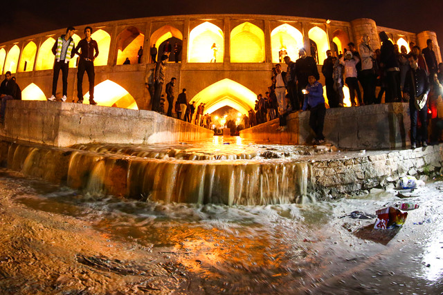 عکس تزیینی است طرح هفتگانه احیای زایندهرود اجرا نشود آینده اصفهان به مخاطره میافتد