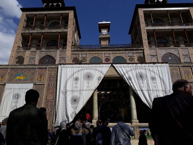 فردا به کاخ گلستان نروید فردا به کاخ گلستان نروید