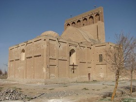 گزارشی از تخریب آثار تاریخی هنوز نرسیده/ اعزام کارشناسان میراث به مناطق زلزله‌زده