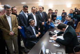 ثبت نام محمود احمدینژاد و حمید بقایی در دومین روز ثبتنام انتخابات دوازدهمین دوره ریاست جمهوری