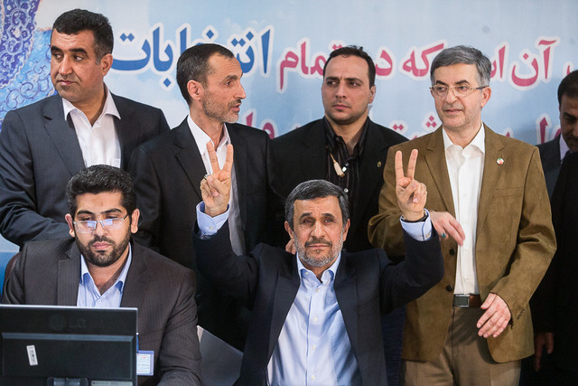 حمله روزنامه قالیباف به احمدی‌نژاد و مشایی