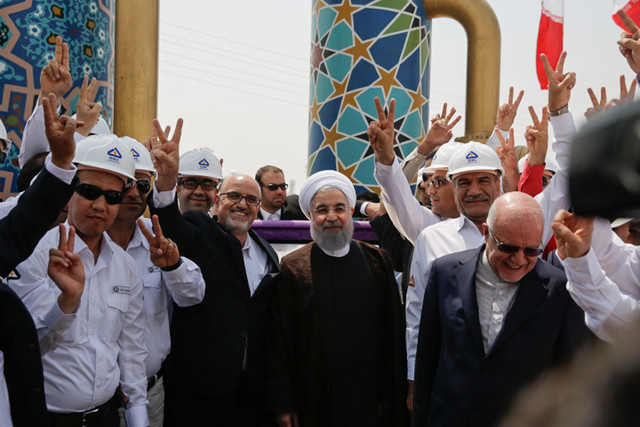 بهره برداری از فازهای ۱۷،۱۸،۲۰ و۲۱  میدان گازی پارس جنوبی در عسلویه آغاز شد بهره برداری از فازهای ۱۷،۱۸،۲۰ و۲۱  میدان گازی پارس جنوبی در عسلویه آغاز شد