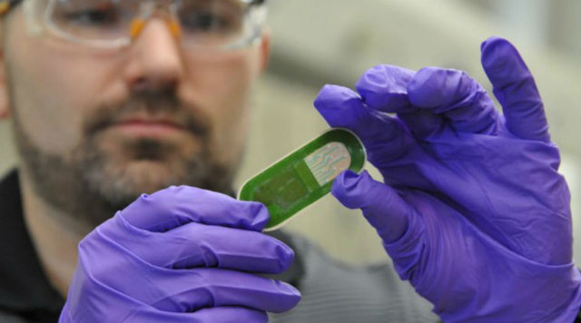 تشخیص بیماریها از روی عرق انسان با حسگر پوشیدنی تشخیص بیماریها از روی عرق انسان با حسگر پوشیدنی