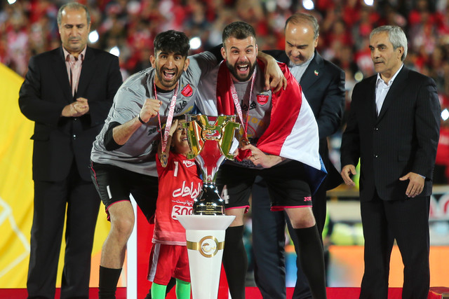 گفتوگوی ایسنا با طراح جام لیگ برتر فوتبال ایران گفتوگوی ایسنا با طراح جام لیگ برتر فوتبال ایران