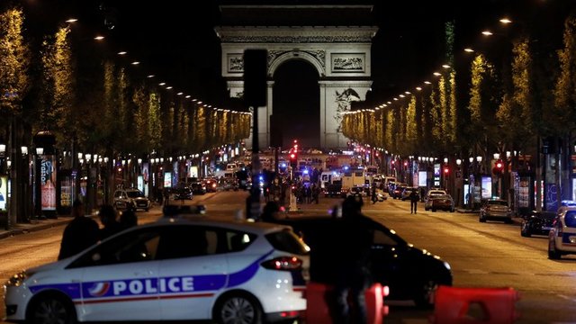 کشته شدن یک مامور پلیس در حمله یک داعشی در پاریس