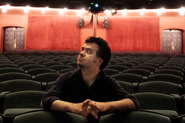 صحنه، چه کسانی را فریاد میزند؟