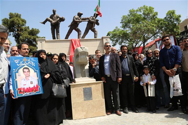 تندیس "شیر سنگی" در میدان حسن آباد تهران نصب شد