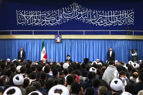 دیدار شرکتکنندگان در مسابقات بینالمللی قرآن با رهبر انقلاب دیدار شرکتکنندگان در مسابقات بینالمللی قرآن با رهبر انقلاب