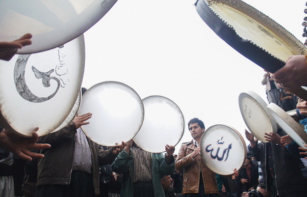 گردشگران تهدیدی برای مراسم درویشانه «پیرشالیار»؟! گردشگران تهدیدی برای مراسم درویشانه «پیرشالیار»؟!